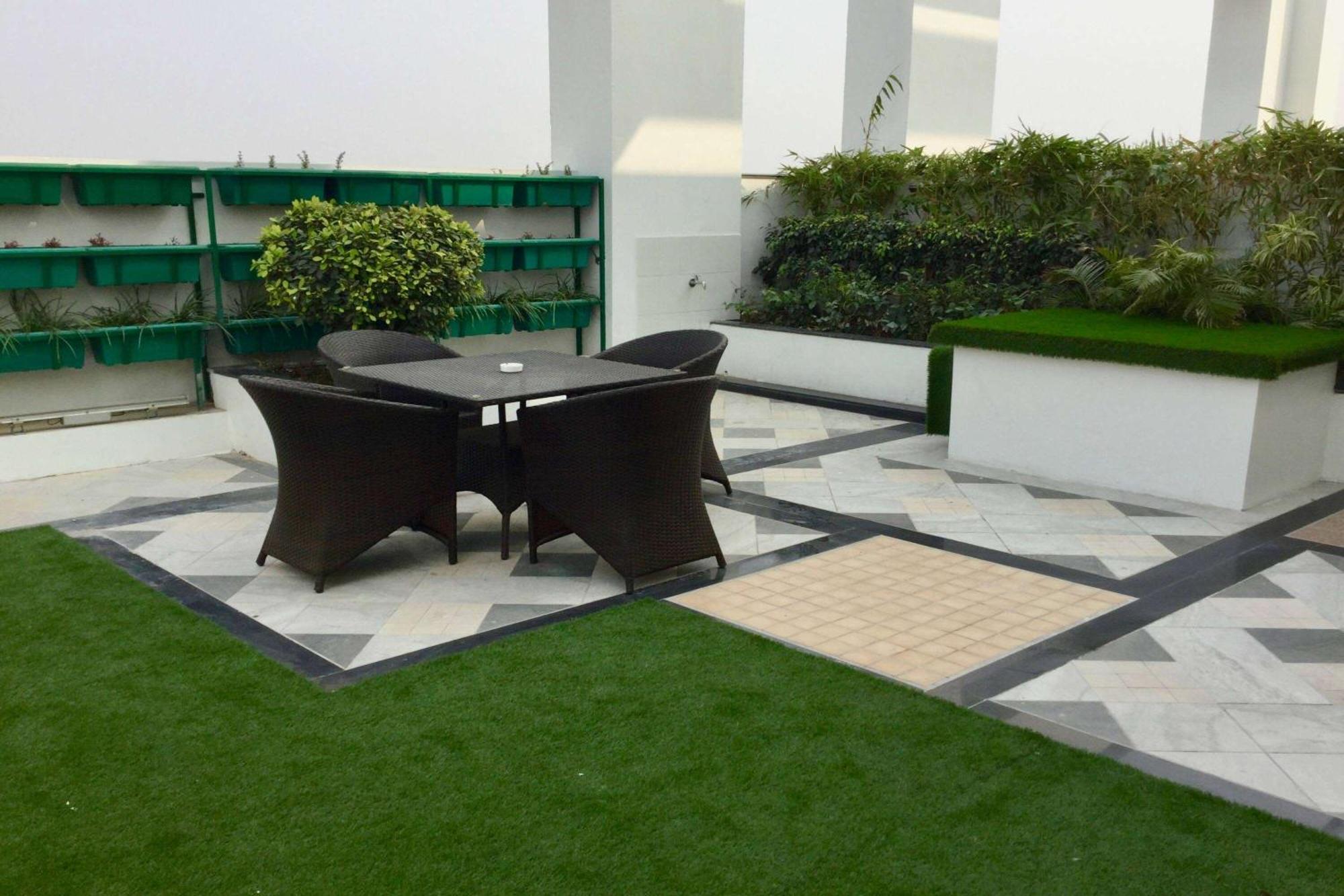 Ramada By Wyndham Ghaziabad Vasundhara Hotel Екстериор снимка