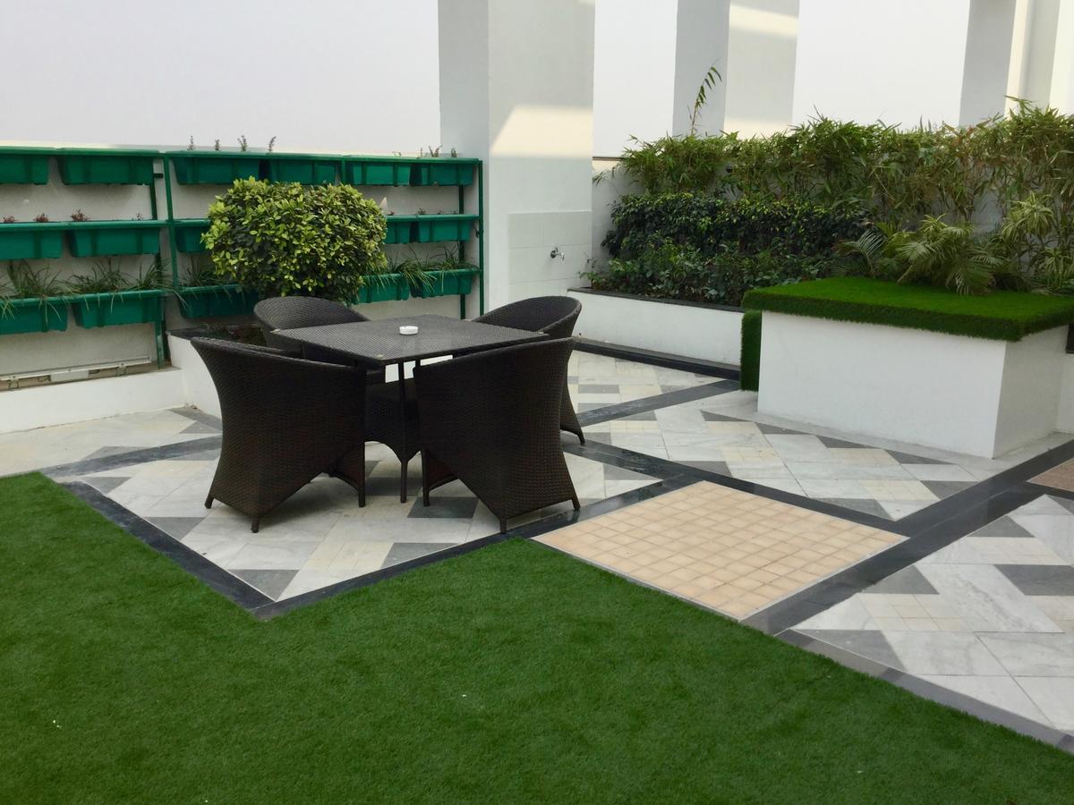 Ramada By Wyndham Ghaziabad Vasundhara Hotel Екстериор снимка