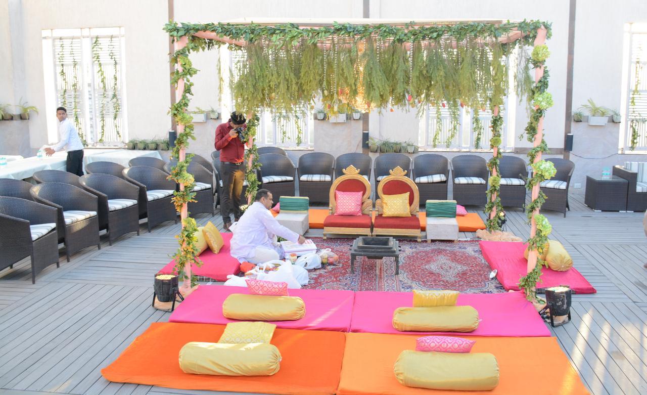 Ramada By Wyndham Ghaziabad Vasundhara Hotel Екстериор снимка