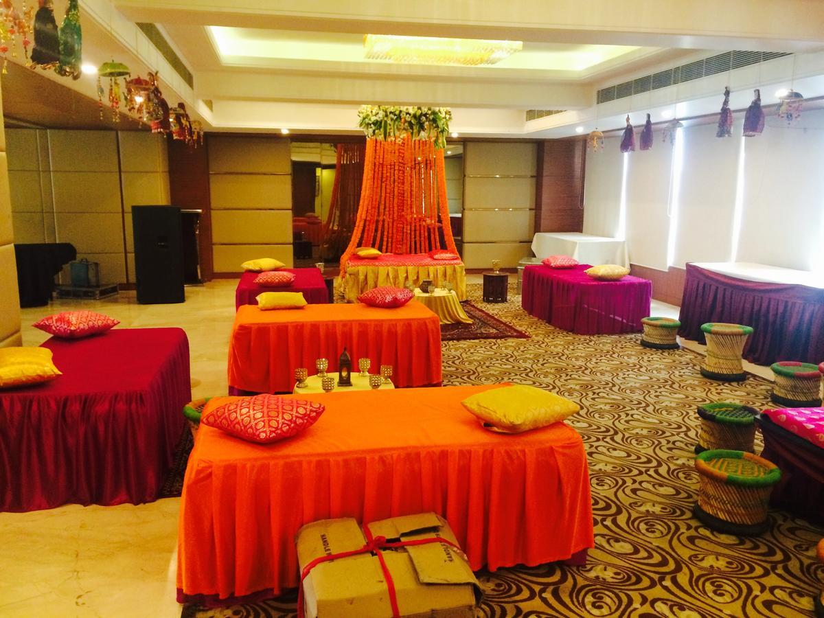 Ramada By Wyndham Ghaziabad Vasundhara Hotel Екстериор снимка