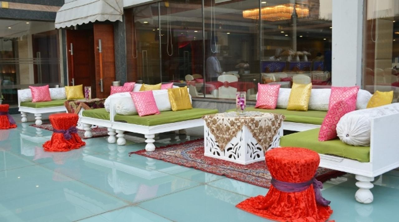Ramada By Wyndham Ghaziabad Vasundhara Hotel Екстериор снимка