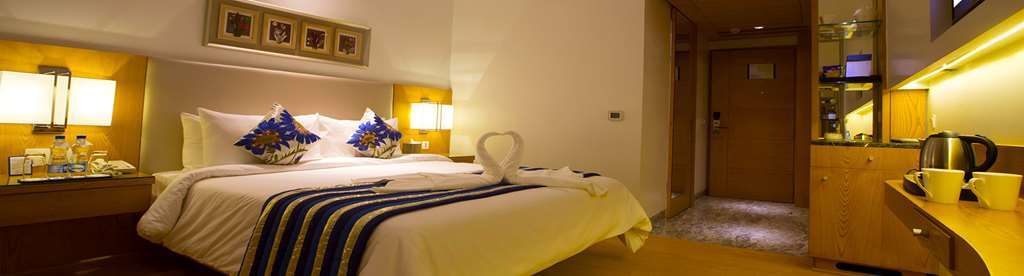 Ramada By Wyndham Ghaziabad Vasundhara Hotel Стая снимка
