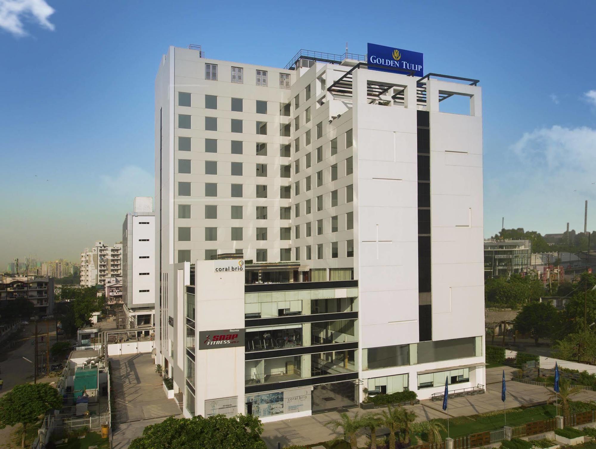 Ramada By Wyndham Ghaziabad Vasundhara Hotel Екстериор снимка
